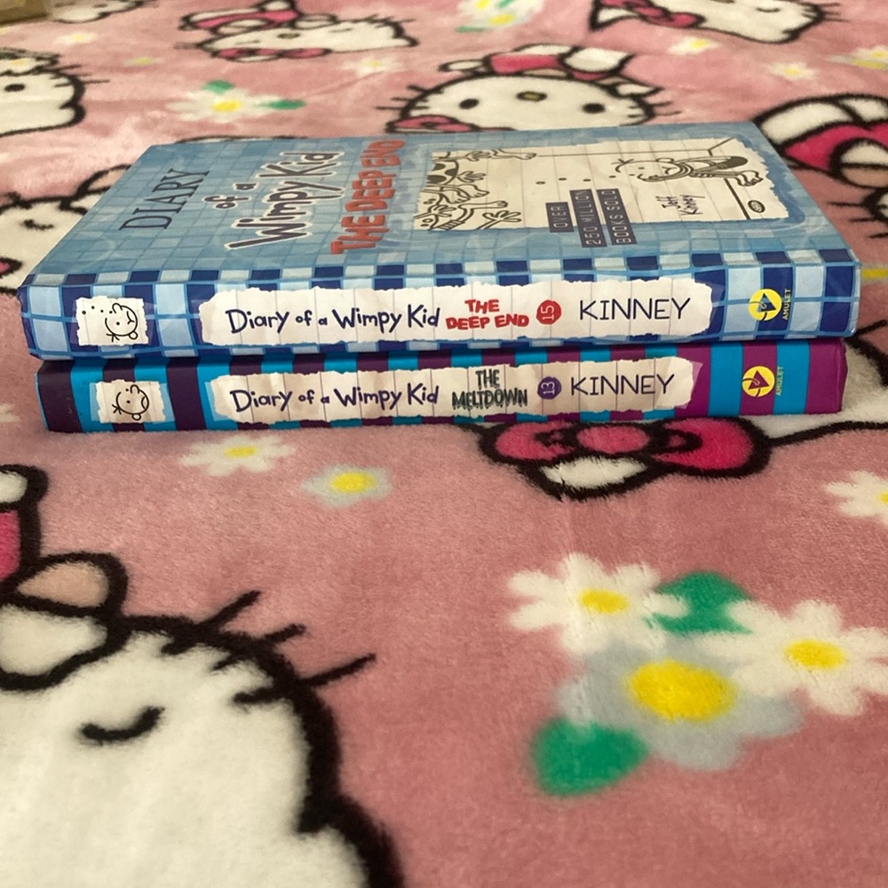Diary of a Wimpy Kid Book Set - Blue and Red